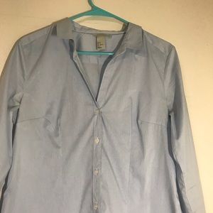 Blue button down shirt 💙